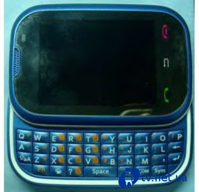  Pantech P9020 -    QWERTY 