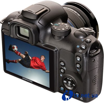    Samsung NX10   