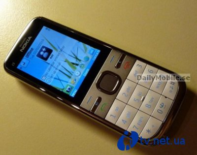  Nokia N8  12    Symbian^3  