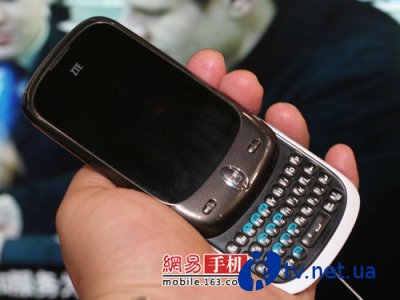 MWC: Android- ZTE Smooth,   Palm Pre