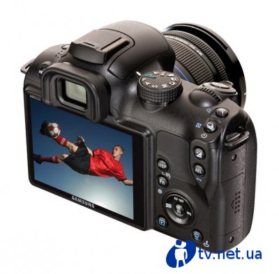 :  Samsung NX10