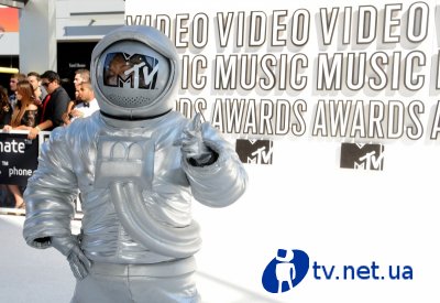 MTV Video Music Awards 2010: Lady Gaga  8 , Taylor Swift  Kanye West ,      Justin Bieber