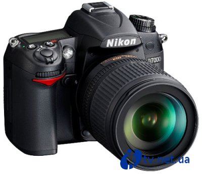 Nikon D7000:        DX 