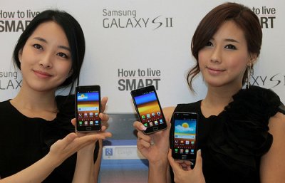    Samsung Galaxy S II    iPhone 4