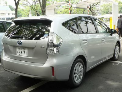 Toyota   Prius Alpha  -   