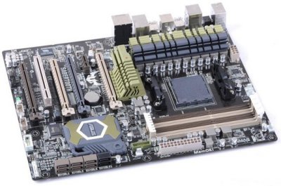  ASUS SABERTOOTH 990FX:   