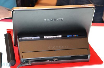 Computex 2011: Gigabyte   S1080  Windows 7   USB 3.0   