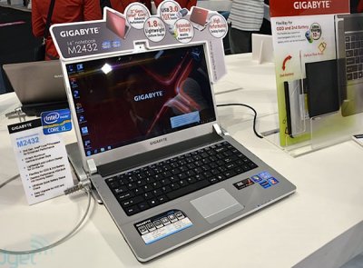 Computex 2011:  Gigabyte M2432  -  GeForce GT 440  