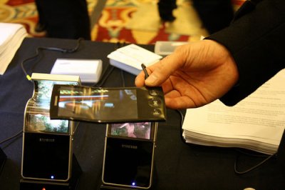 Samsung начнет выпуск гибких AMOLED-дисплеев во втором квартале 2012 года