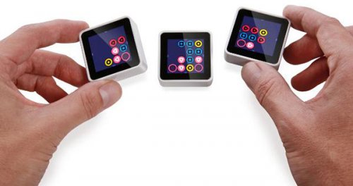Sifteo Cubes:   