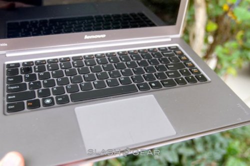 IFA 2011:  Lenovo IdeaPad U300s    MacBook Air