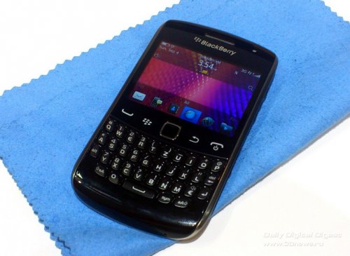 IFA 2011:  BlackBerry 9360 Curve 3G