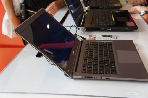 IFA 2011:   Lenovo   IdeaPad U300s   IdeaPad A1