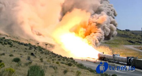 В США испытан самый большой твердотопливный ракетный двигатель