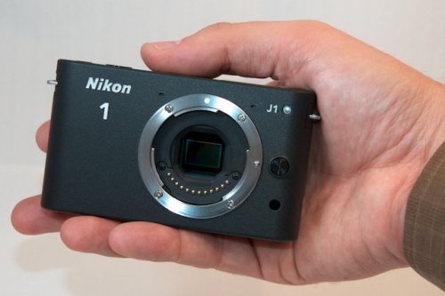 Nikon    V1  J1