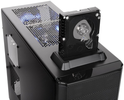 Thermaltake V3 BlacX Edition:  Mid Tower  HDD-