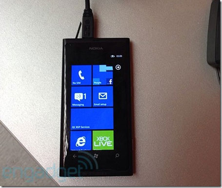Смартфоны Nokia Lumia 800 и 710 на Windows Phone засветились до презентации