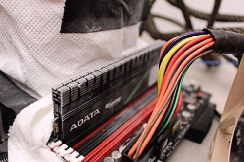     AMD Bulldozer:  DDR3   3311 
