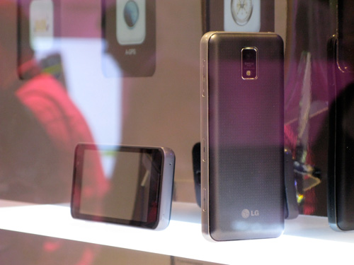 CES 2012: LG       Medfield,  