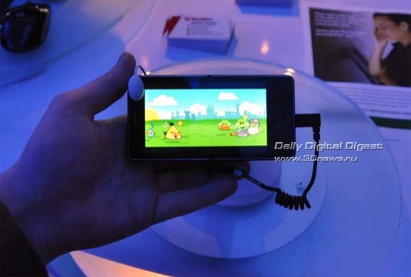 CES 2012: Lenovo K800      Intel Medfield