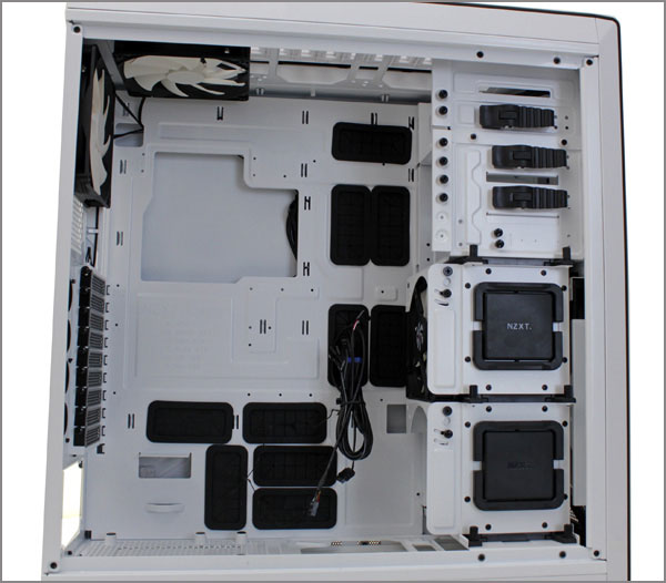 CES 2012:   Full Tower- NZXT Switch 810