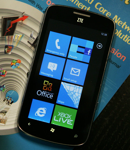 ZTE   Tania   Windows Phone OS ()