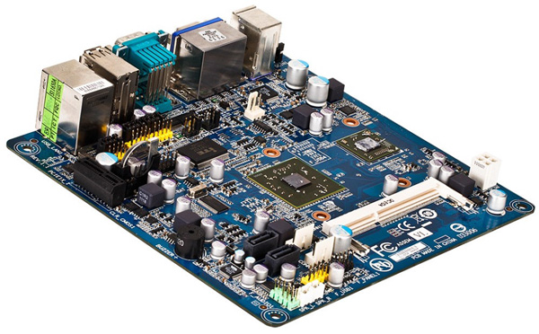Mini-ITX  GIGABYTE M7V90PI  VIA Nano U3300  