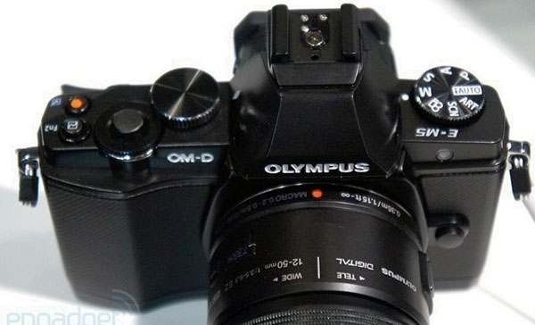  :   Olympus E-M5     