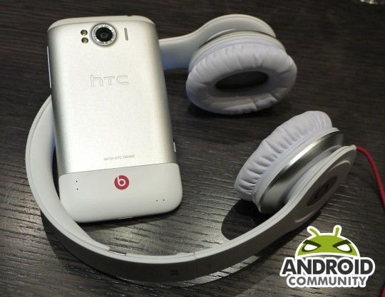 HTC    One V   MWC