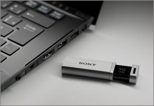 Sony Micro Vault MACH:    USB 3.0