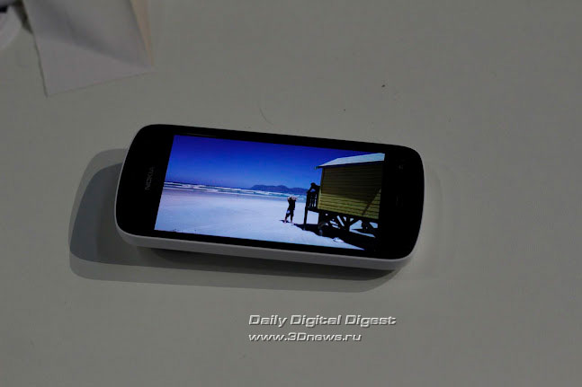 MWC 2012:  Nokia 808 PureView  Belle OS, 4   41- 