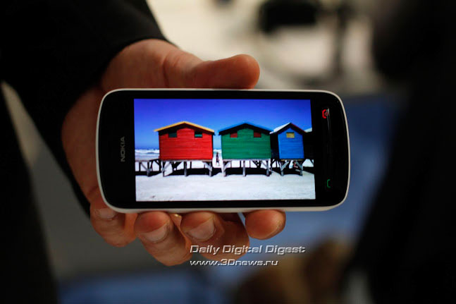 MWC 2012:  Nokia 808 PureView  Belle OS, 4   41- 