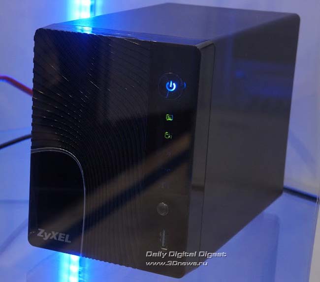 CeBIT 2012: - ZyXEL NSA325   