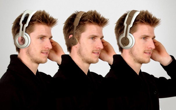  Twin Headphones:      