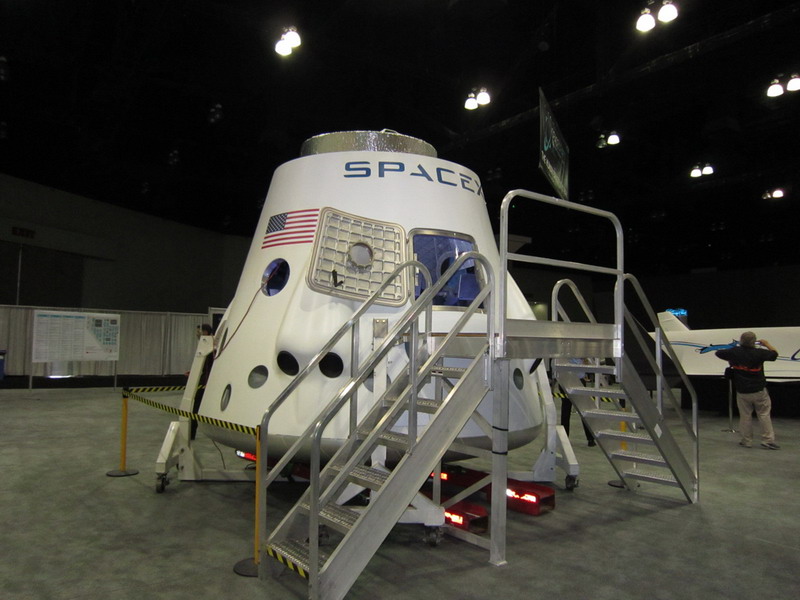 SpaceX     Dragon