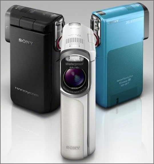 Компактная «водоплавающая» Full HD-видеокамера Sony Handycam