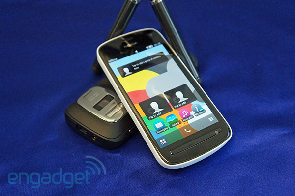  Nokia 808 PureView     $699