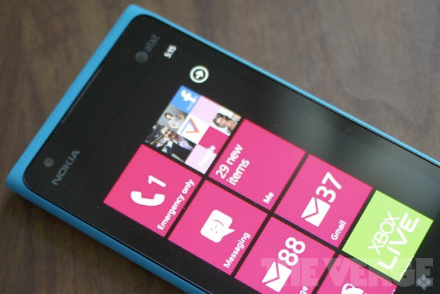 Nokia:        Lumia 900