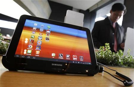 Apple     Samsung Galaxy Tab 10.1  