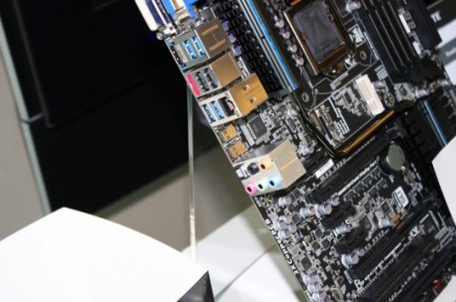   Gigabyte GA-Z77X-UP5 TH    Thunderbolt