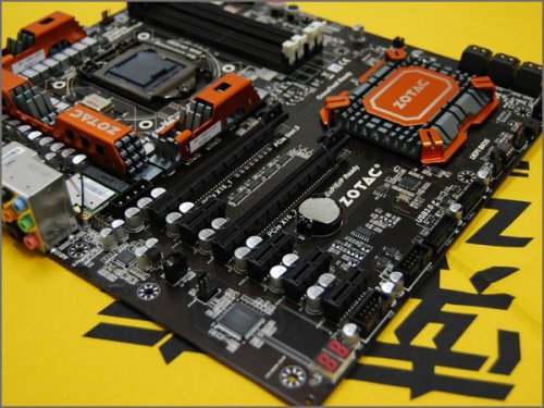   ZOTAC ZT-Z77-U1D Crown    