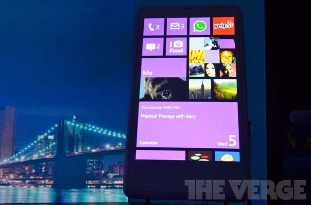 Nokia   Lumia 820  Lumia 920