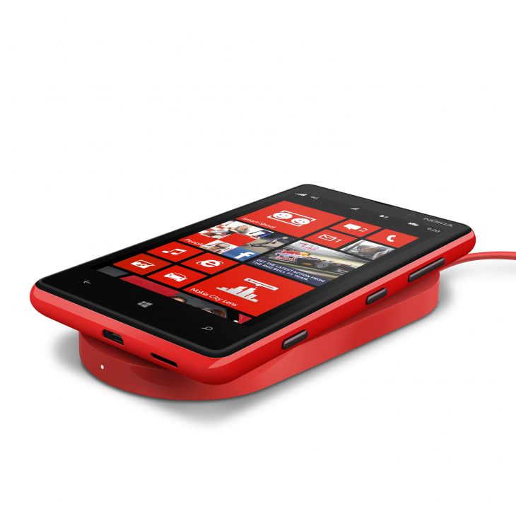 Nokia Lumia 920  Nokia Lumia 820:  WP8- Nokia     