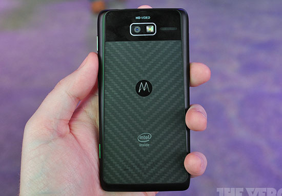 RAZR i:   Motorola   Intel