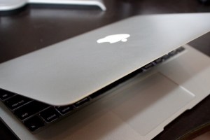  2013 .  MacBook Air       