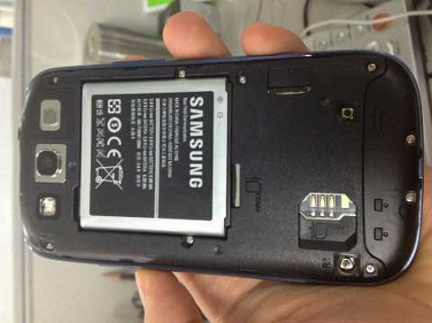 Samsung Galaxy S III i939D   SIM-     