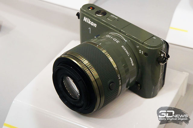 CES 2013: Nikon    J3, S1    