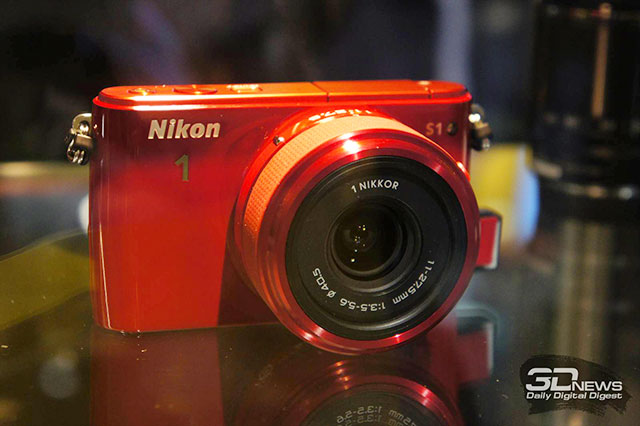 CES 2013: Nikon    J3, S1    
