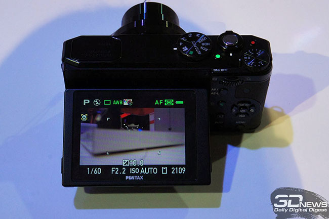 CES 2013:   12-  Pentax MX-1   