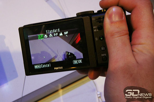 CES 2013:   12-  Pentax MX-1   